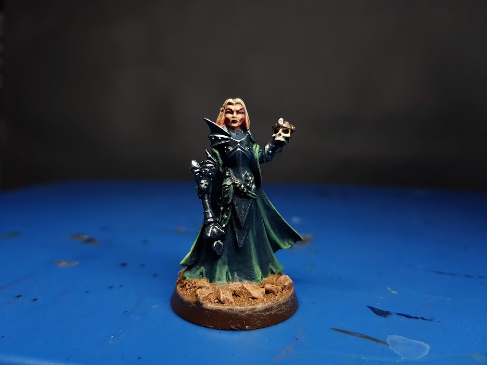 Reaper Minis dark elf priestess, sculpted by Bobby Jackson
